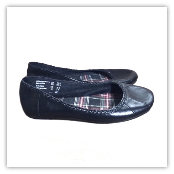 LOWER EAST SIDE Shoes - Lower East Side Woman's Black Flats